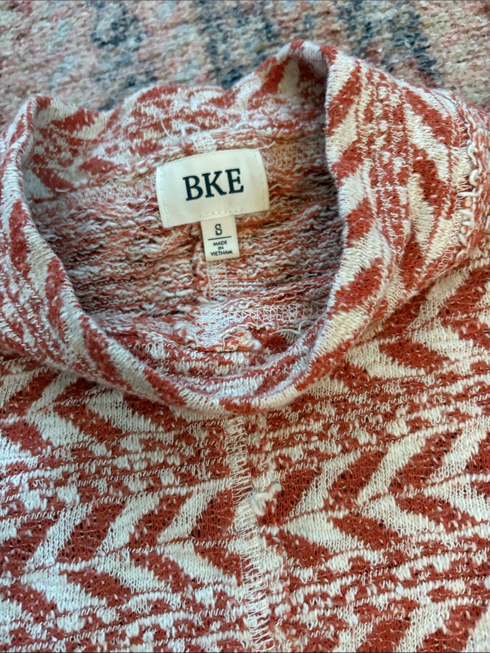 BKE pullover size small - Picture 2 of 8